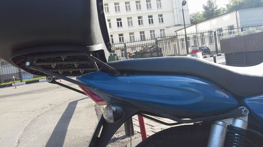Багажник на скутер своими руками фото