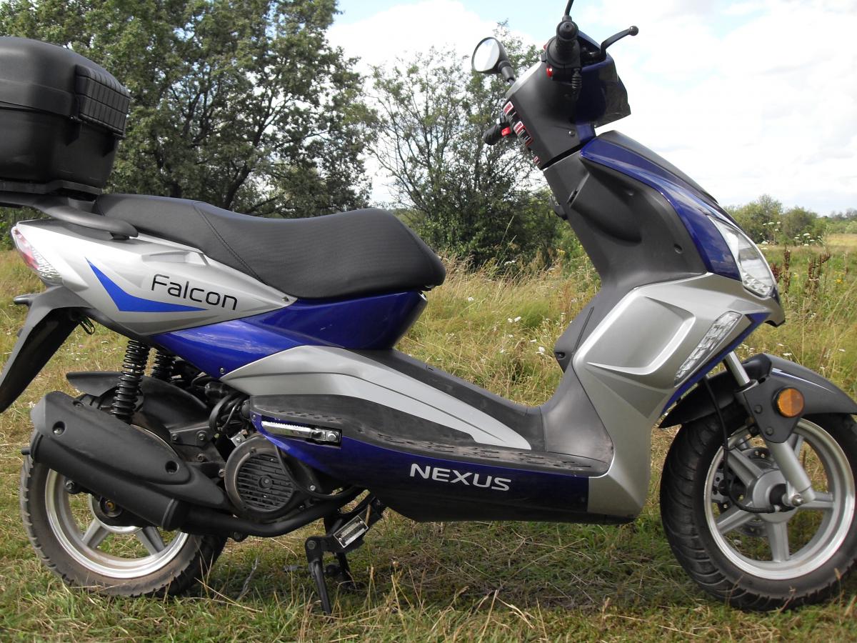 Скутер 150 кубов. Скутер Нексус Фалькон 150. Nexus Falcon 150cc. Скутер Nexus Falcon. Скутер Нексус Фалькон 150 кубов.